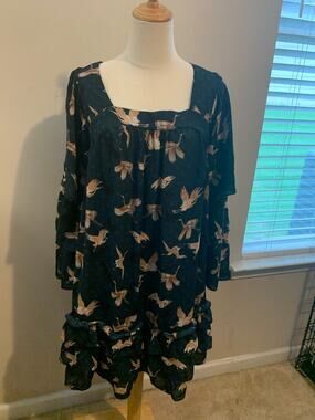 Happy x Nature Women’s Crane print tiered ruffle mini dress Size Medium.